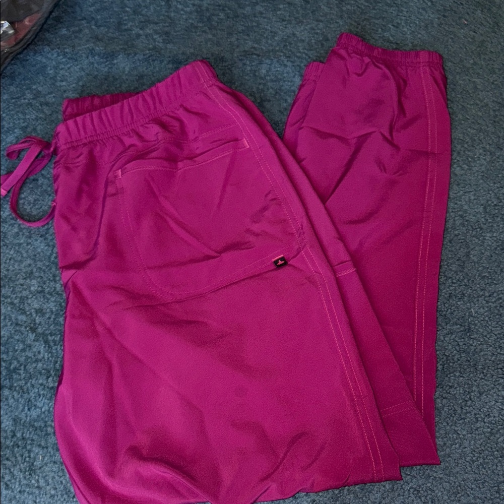 Magenta scrub jogger pants